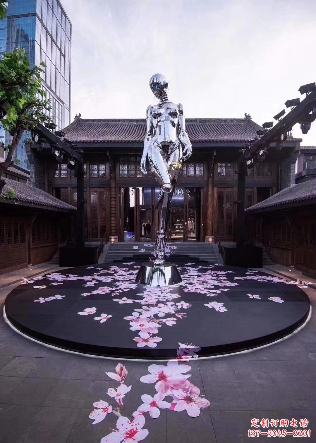 江西美女雕塑点亮城市之美