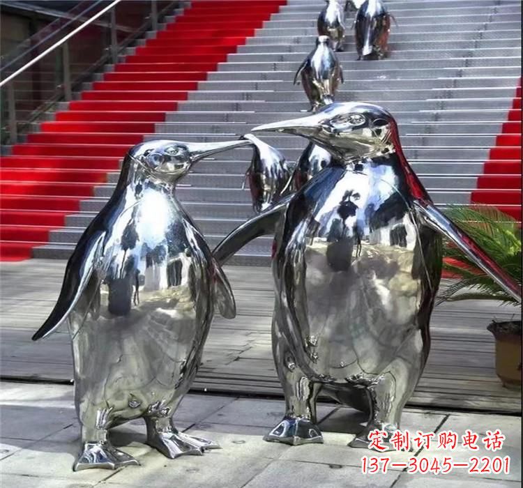 江西不锈钢企鹅雕塑海洋生物的艺术表现
