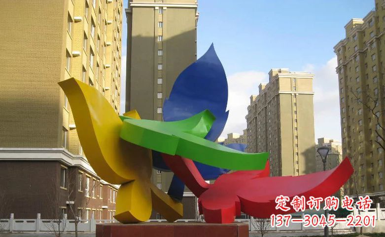 江西不锈钢树叶景观雕塑美丽而精致