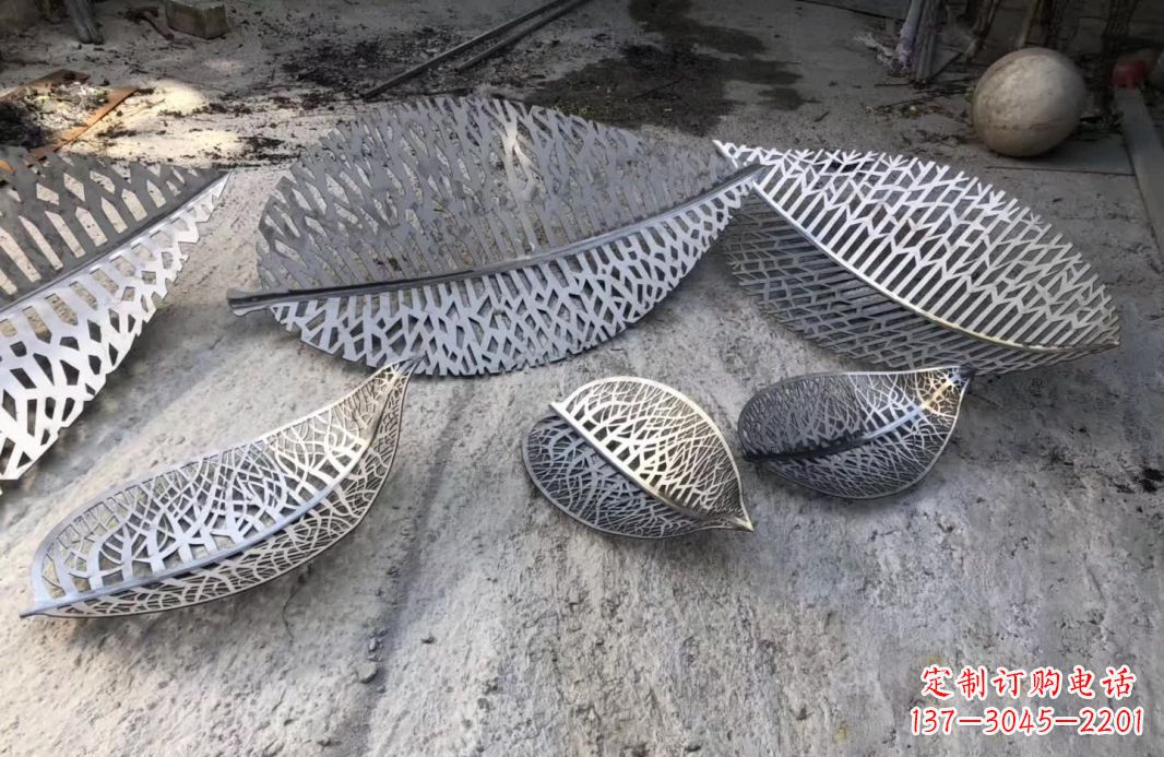 江西优雅的不锈钢树叶雕塑