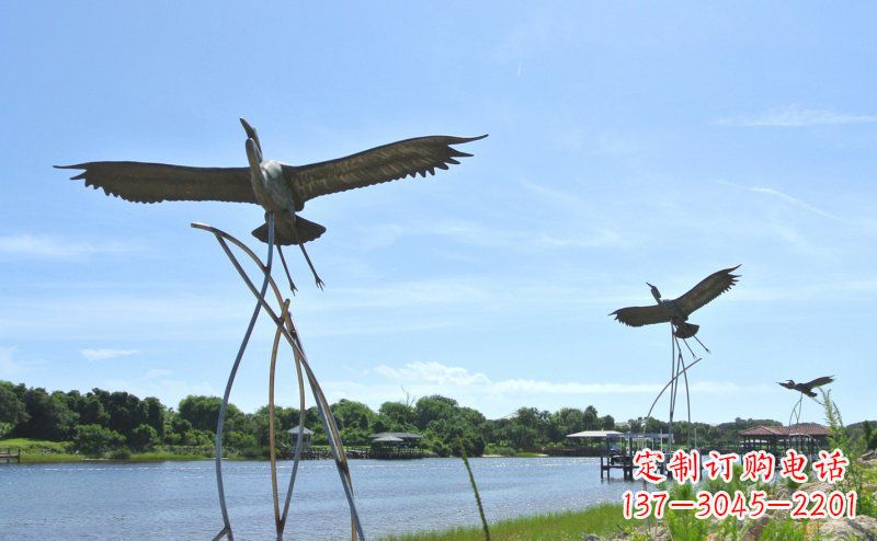 江西不锈钢仙鹤雕塑象征着自由之美