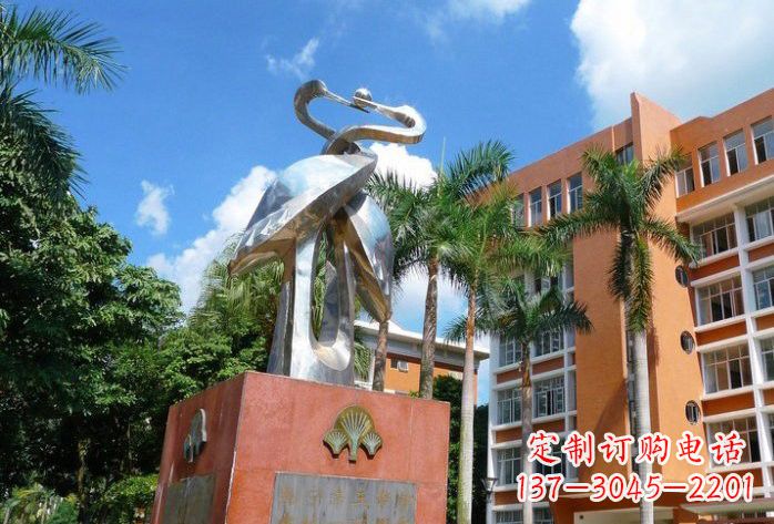 江西不锈钢仙鹤雕塑美丽而神秘