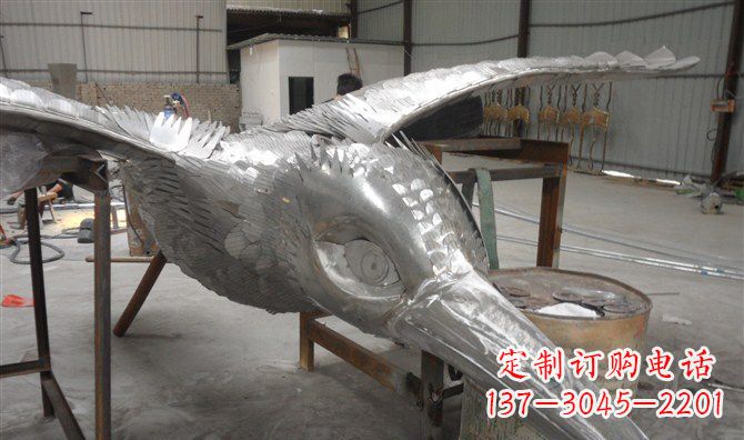 江西不锈钢雄鹰展翅——自由之翼的象征