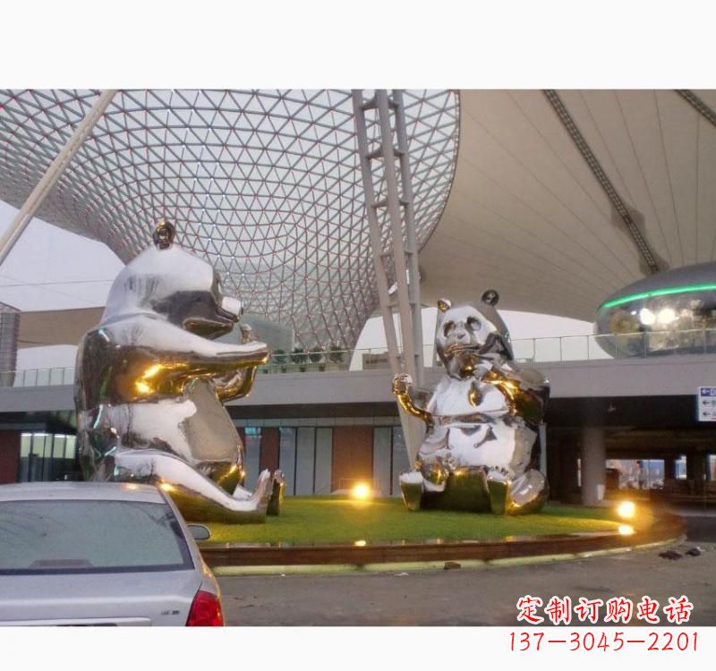江西不锈钢熊猫雕塑象征中国特色文化