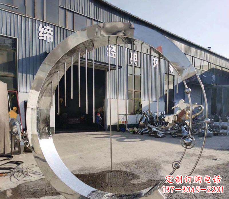江西不锈钢旋转流水圆环雕塑
