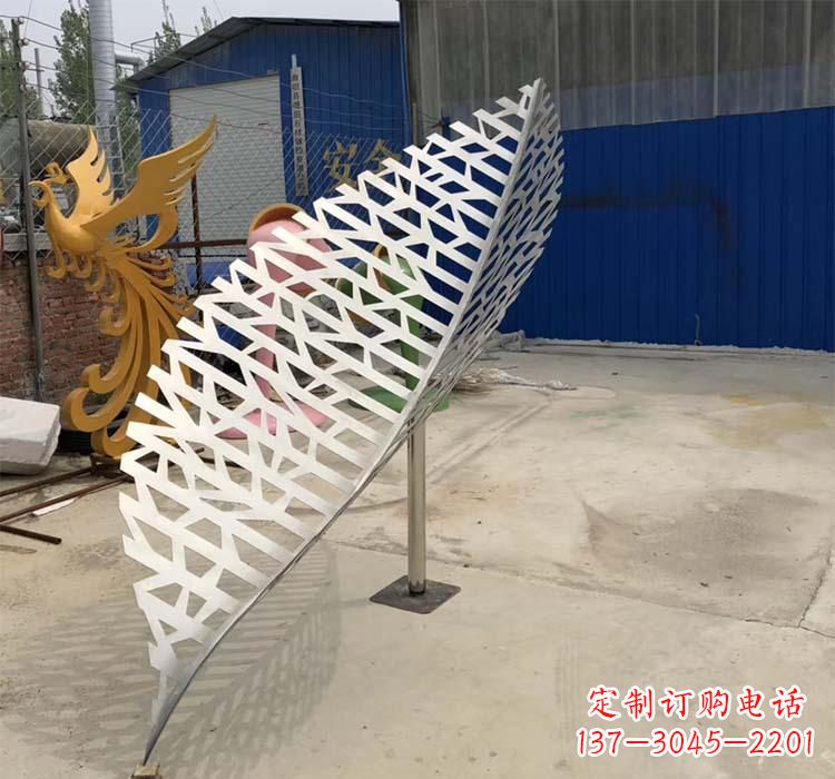 江西不锈钢园林树叶雕塑