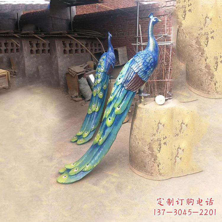 江西彩绘孔雀铜雕塑