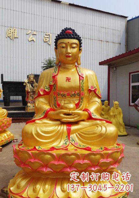江西彩绘如来佛像