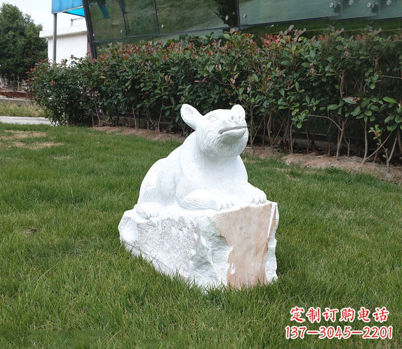 江西草丛之灵狗熊石雕