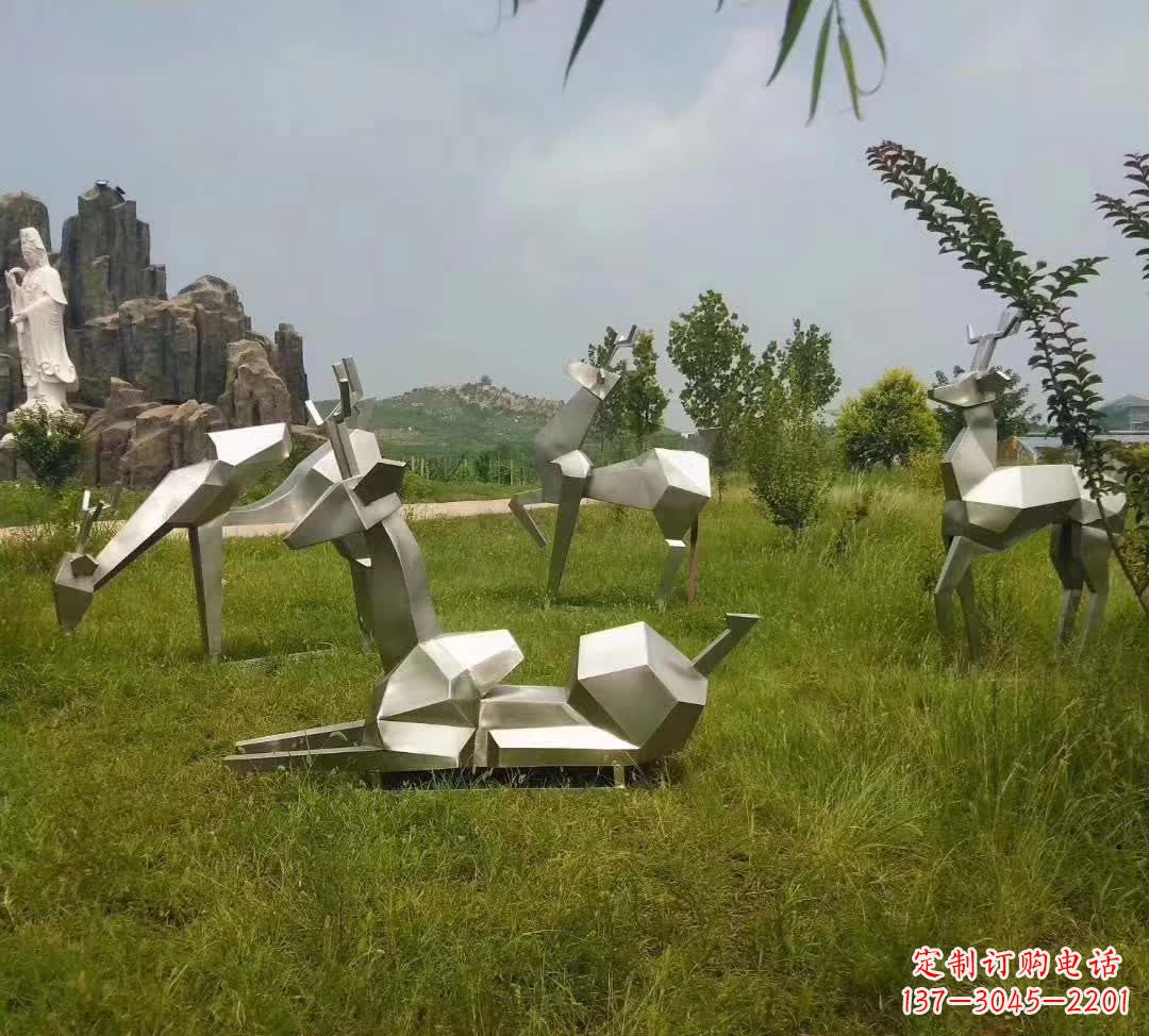 江西不锈钢锻造的小鹿雕塑