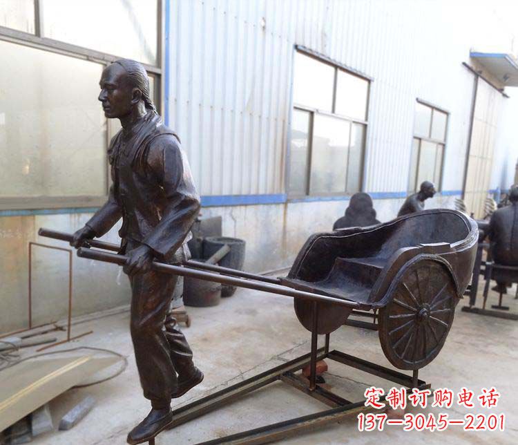 江西青铜车夫雕塑致敬车夫的贡献