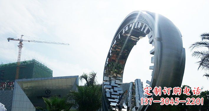 江西美丽而优雅的不锈钢圆环雕塑