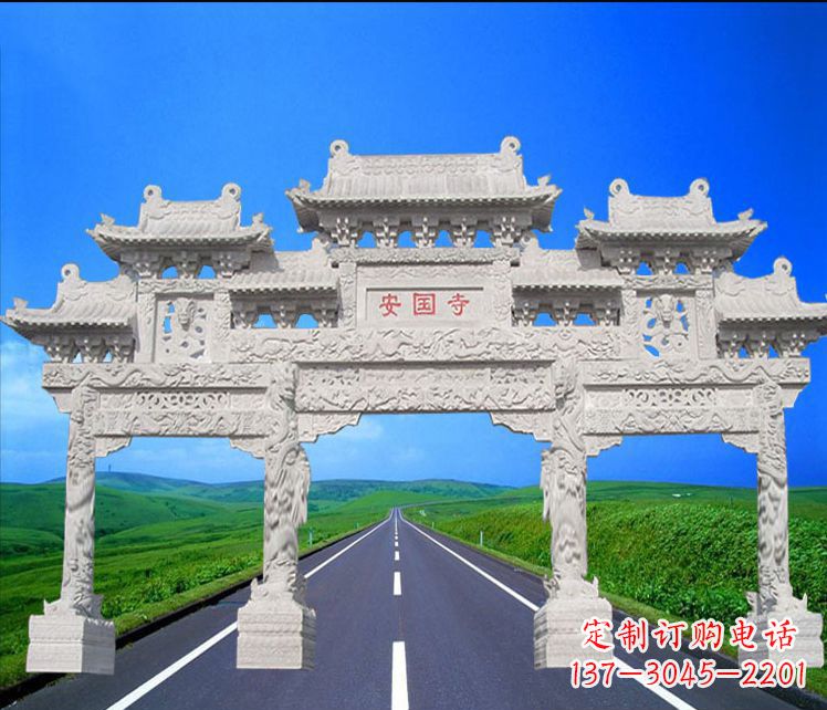 江西城市中的石雕牌坊雕塑
