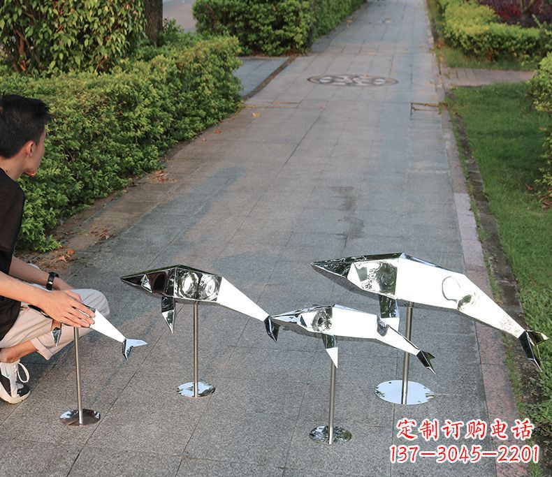 江西抽象不锈钢海豚雕塑