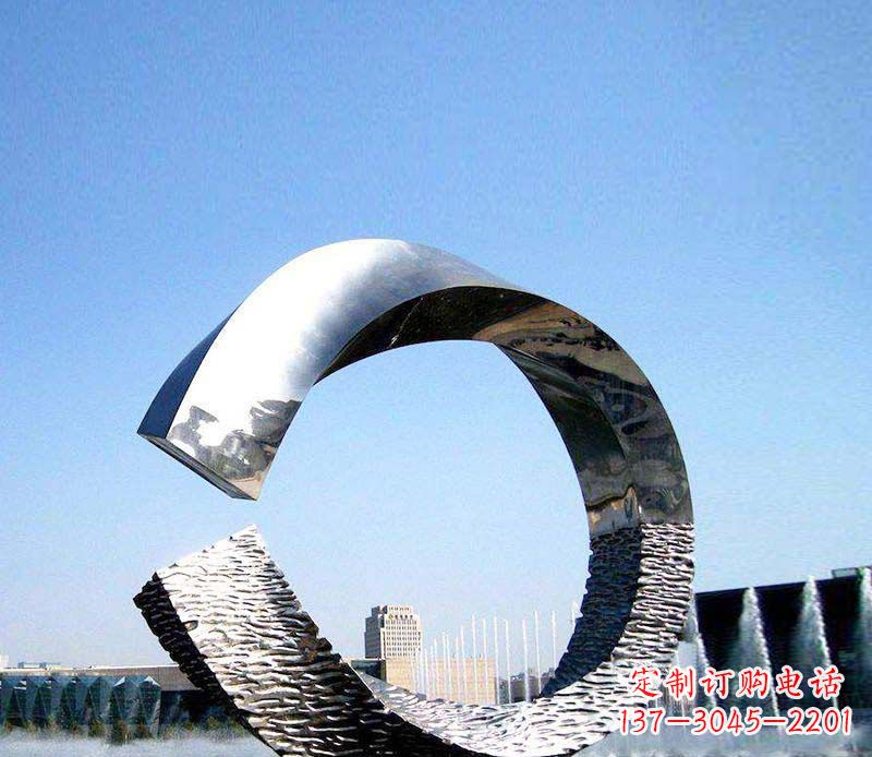 江西抽象镜面不锈钢圆环雕塑