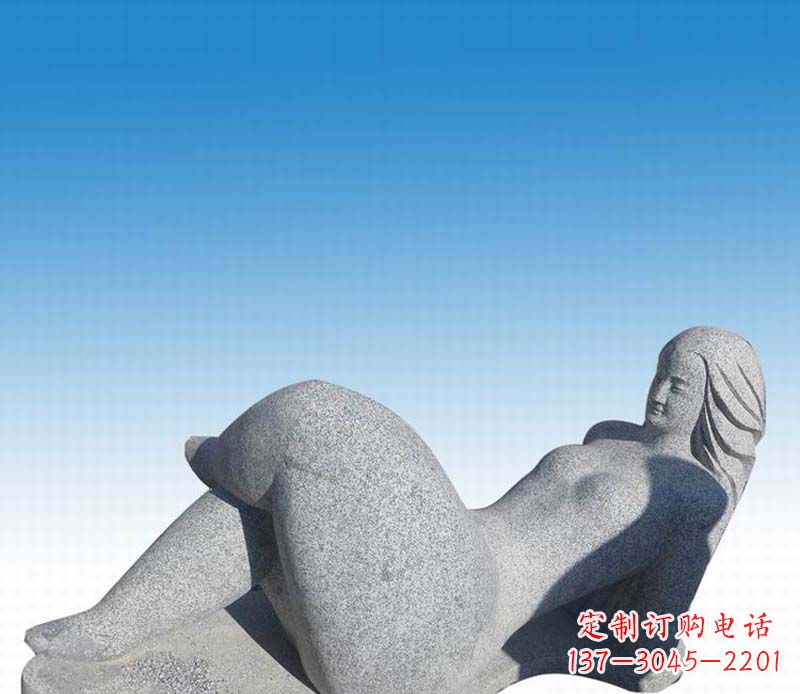 江西活力四射的女孩雕塑