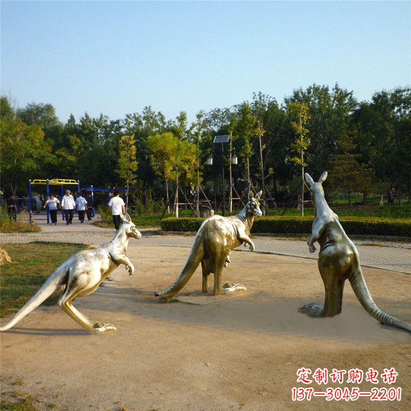 江西袋鼠雕塑点缀小区公园和谐景观