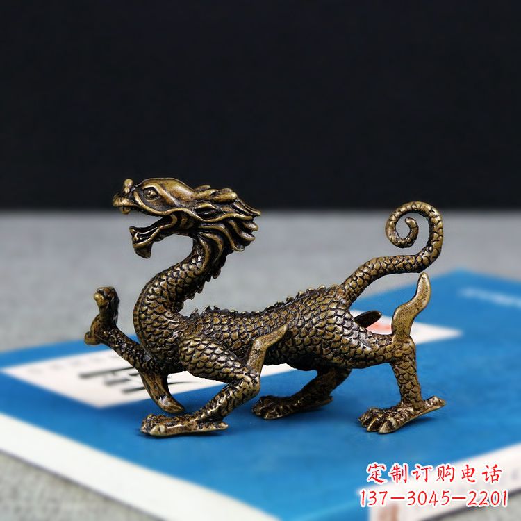 江西青龙雕塑用纯铜熔铸而成