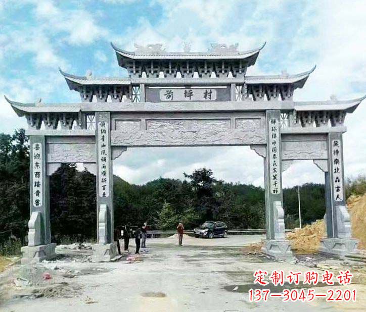 江西村庄三门石牌坊石雕的内容。
