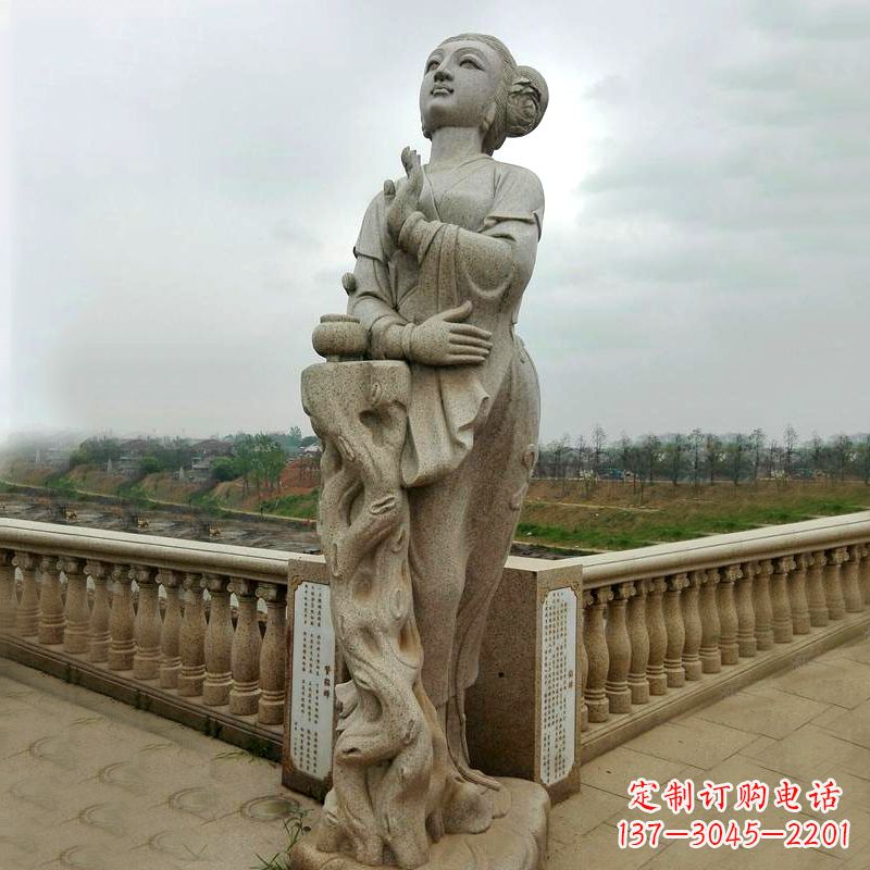 江西公园广场的貂蝉雕塑古代四大美女之一