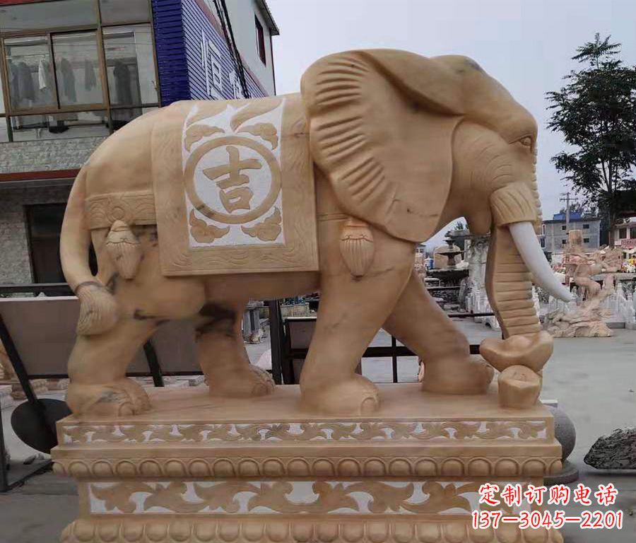 江西精美的大象镂空石雕