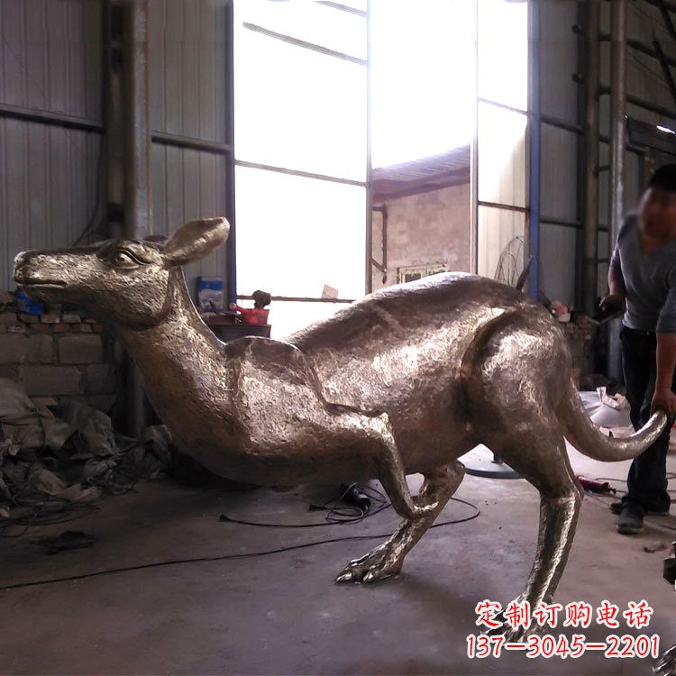 江西袋鼠纯铜雕塑