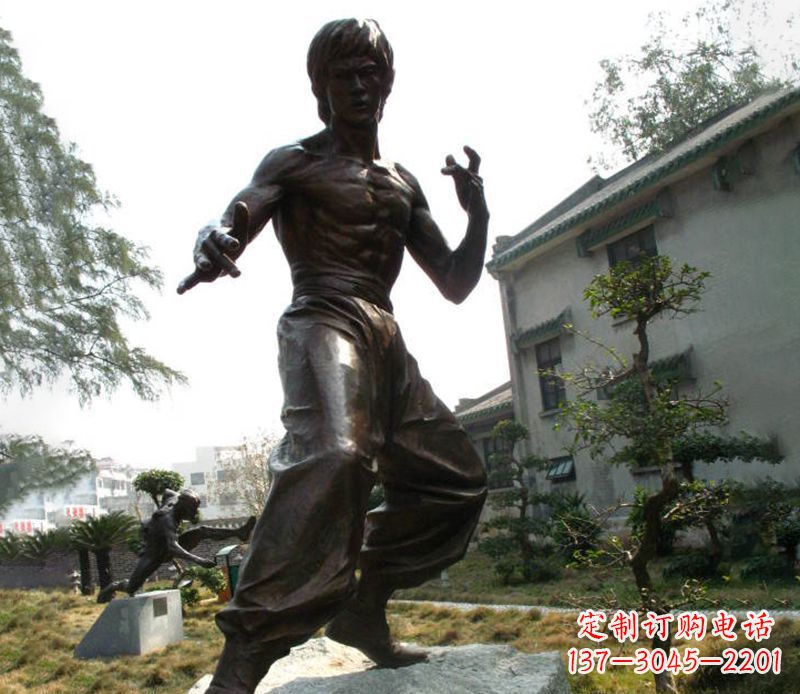 江西传奇人物李小龙铜雕