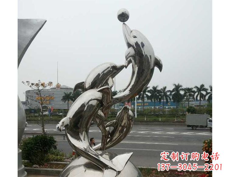 江西顶球的海豚不锈钢动物雕塑