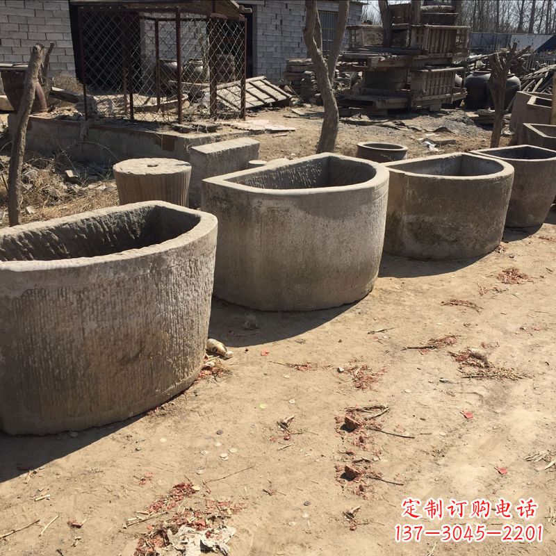江西中领雕塑——仿古做旧弧形石槽雕塑