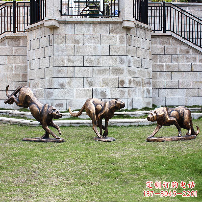 江西仿铜金钱豹抽象玻璃钢雕塑-公园园林草坪动物摆件