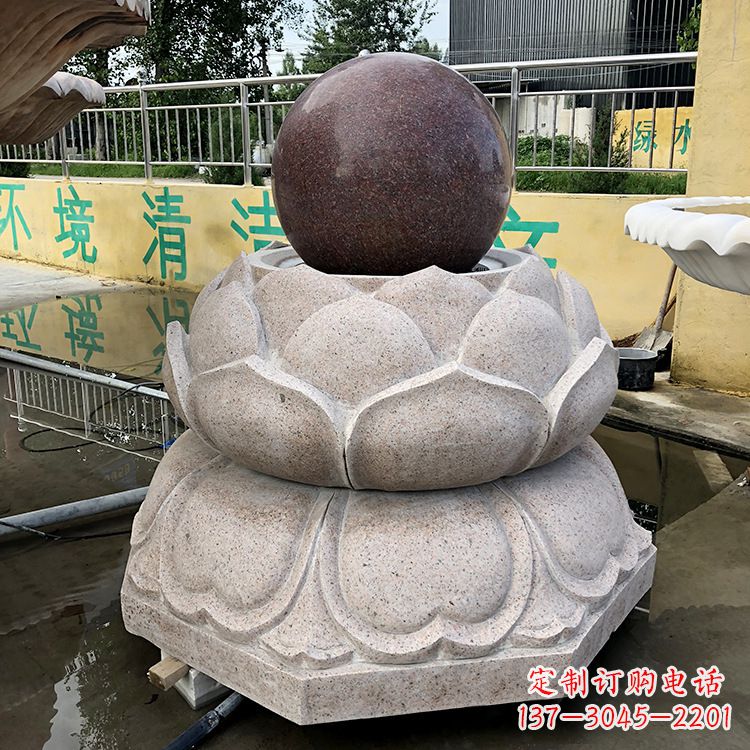 江西金色彩绘风水球雕塑