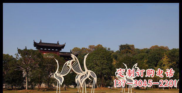 江西中领雕塑的精美不锈钢仙鹤雕塑