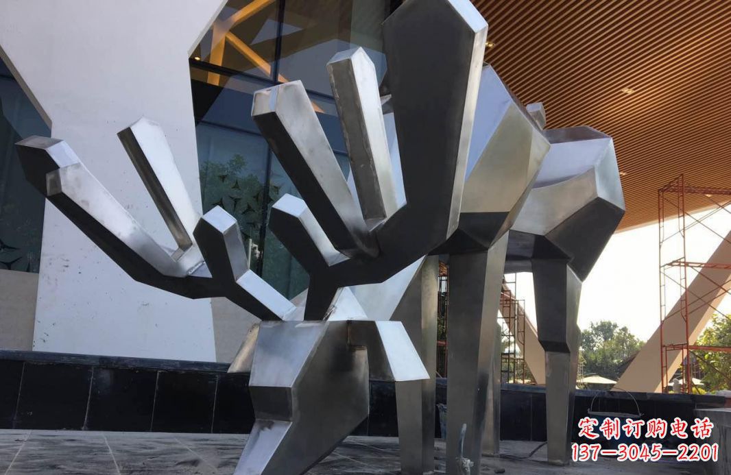 江西高端不锈钢抽象驯鹿雕塑