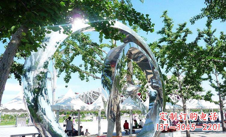 江西高端实木不锈钢镀层圆环雕塑