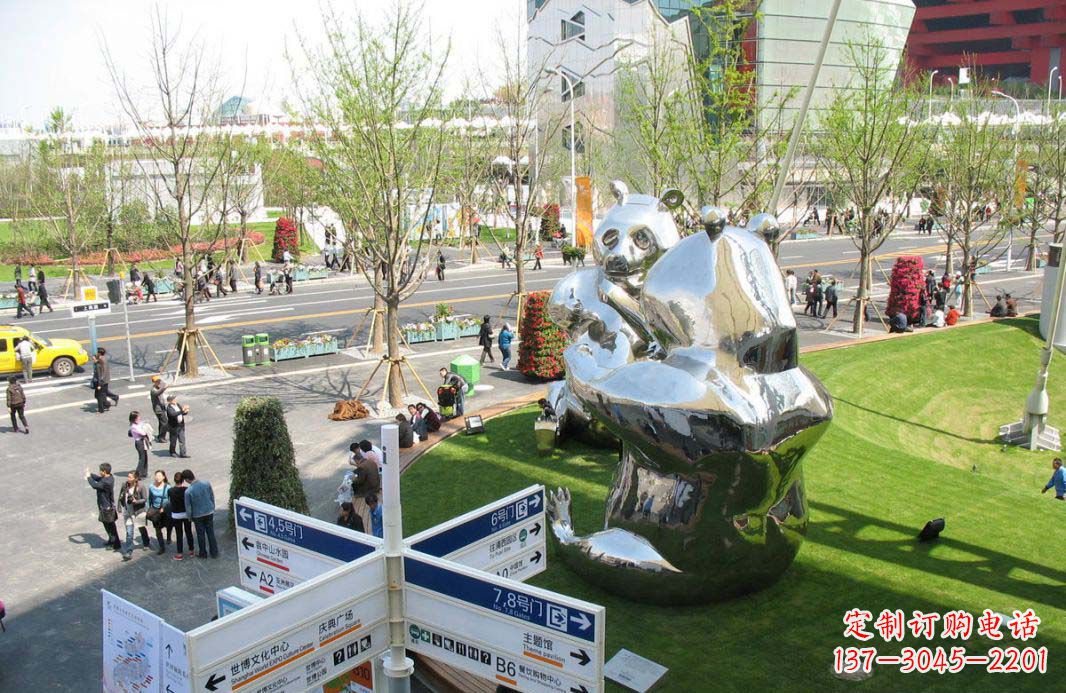 江西镜面不锈钢熊猫大型雕塑