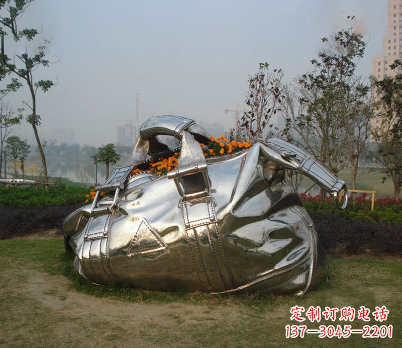 江西不锈钢手提包雕塑--传承经典,拥有独特之美