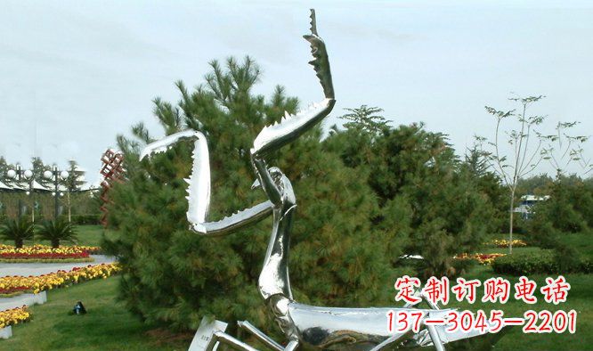 江西优雅大气的不锈钢螳螂雕塑