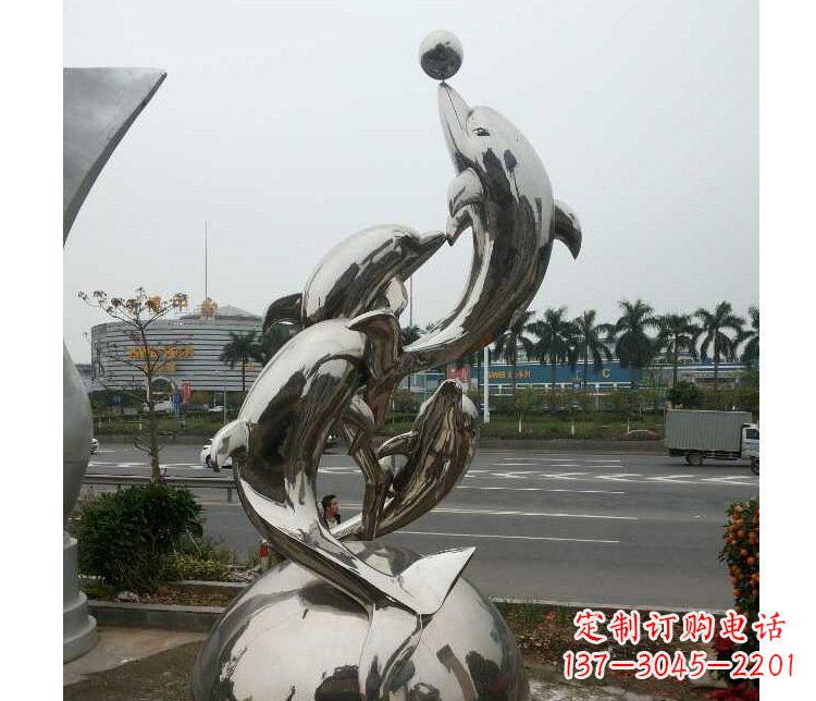 江西海豚雕塑多功能不锈钢跳跃玩球