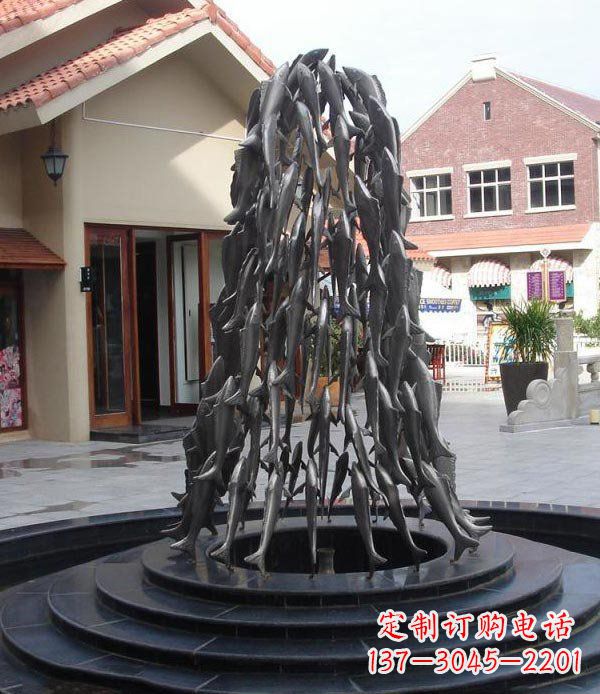 江西跃动的生命——景区向上游的鱼群喷泉雕塑