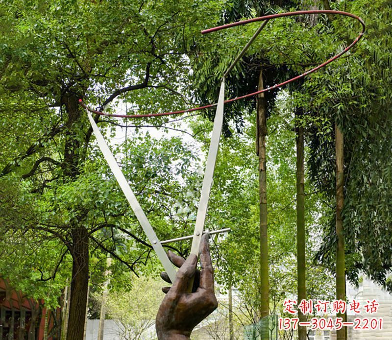 江西不锈钢圆规雕塑展示精致繁华