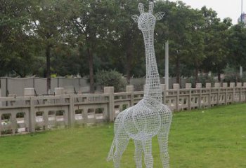 江西浪漫活力·不锈钢镂空长颈鹿雕塑
