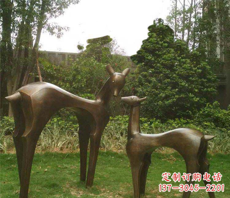 江西高贵优雅的母子鹿铜雕