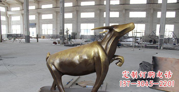 江西公园抽象小牛动物铜雕
