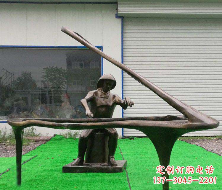 江西 传奇钢琴雕塑