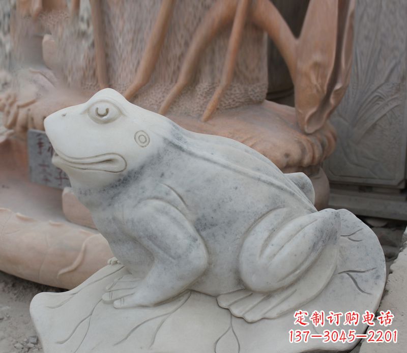 江西公园动物青蛙景观石雕