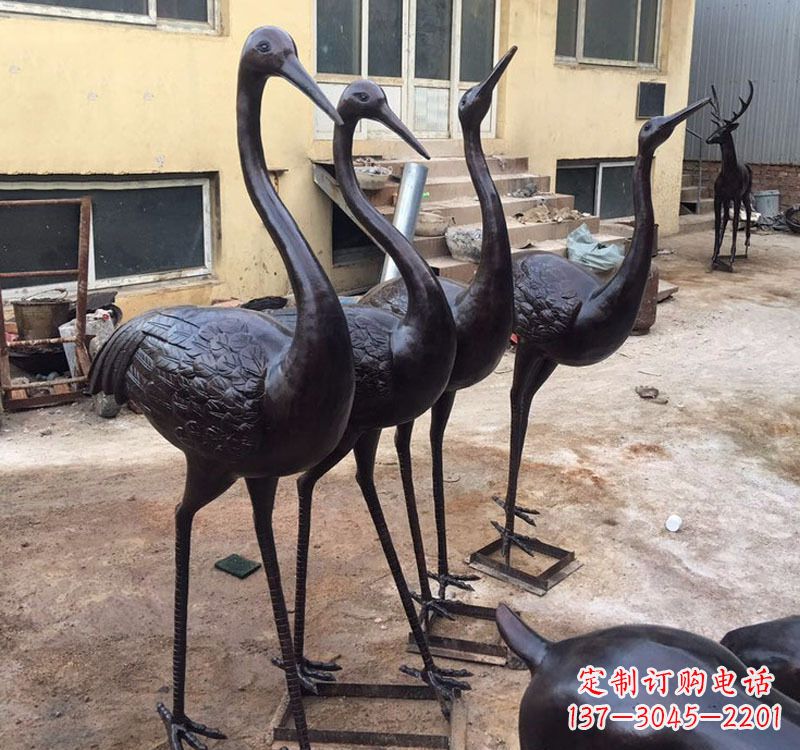 江西公园动物铜雕丹顶鹤