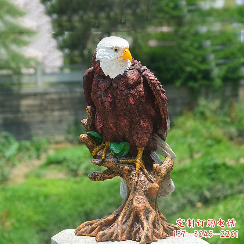 江西公园仿真老鹰玻璃钢雕塑