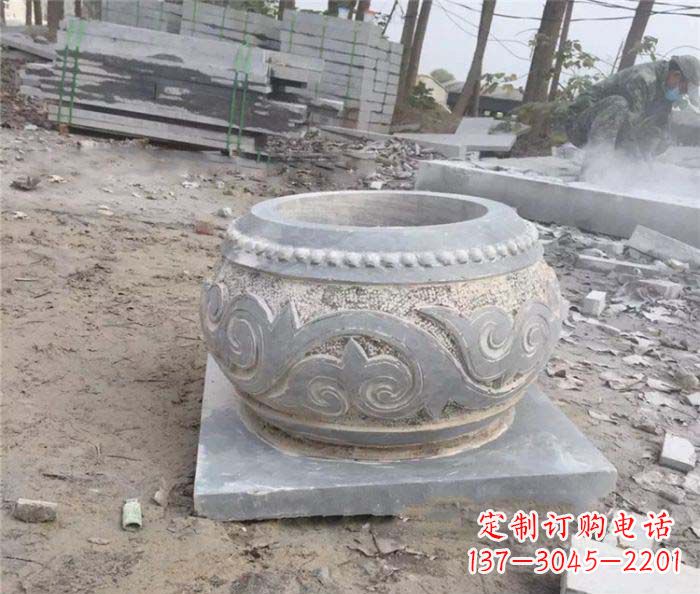 江西古典风格的仿古石水缸雕塑