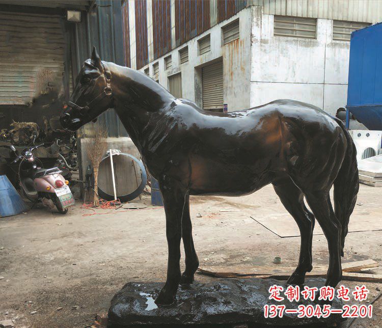 江西玻璃钢仿铜雕塑栩栩如生的飞奔骏马