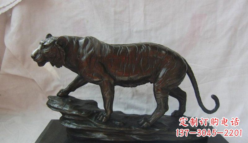 江西公园老虎动物铜雕 (5)